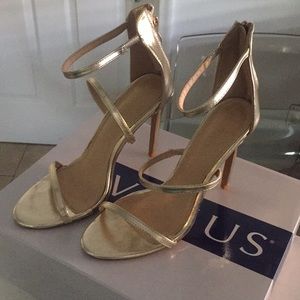 Gold size 7.5 heel sandals fun!